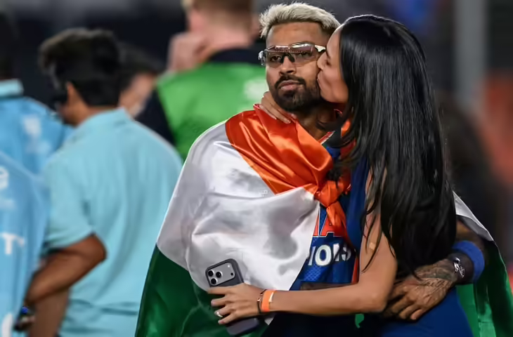 हार्दिक पांड्या पर FIR! जाने तिरंगे के अपमान में लग सकती है कौन सी धाराएं और कितनी हो सकती है सजा ?