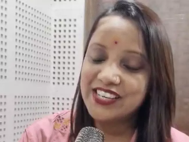 4 हजार की नौकरी से टी-सीरीज तक का सफर: ग्वालियर की अंकिता ने सिंगिंग से बनाई अलग पहचान, स्वच्छता गीतों से बदल रहीं समाज की सोच