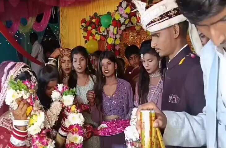 &ldquo;ईंट का जवाब पत्थर से...'&nbsp;दुल्हन ने दूल्हे को फेंक कर मारी वरमाला, सोशल मडिया पर वायरल हो रहा वीडियो&nbsp;
