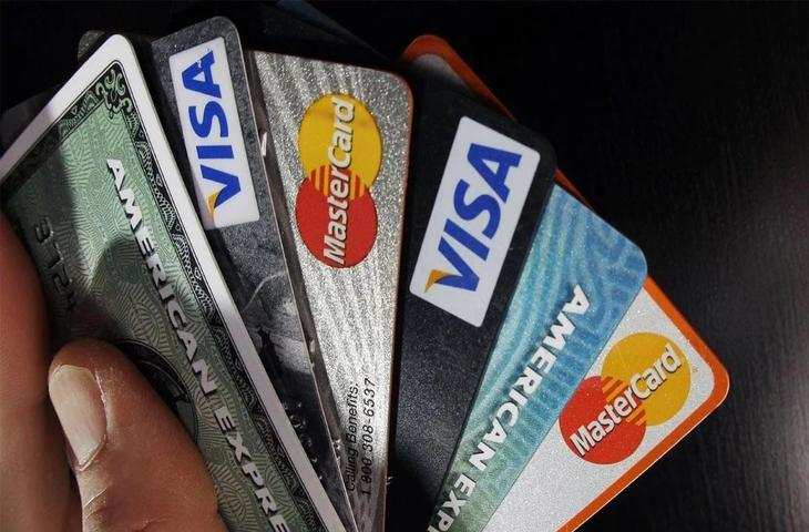 'RBI के निशाने पर Credit Card' अब क्रेडिट कार्ड के नियमों में RBI करने जा रहा है बड़ा बदलाव, जाने आपकी जेब पर पड़ेगा कितना असर