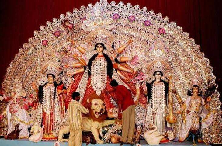 Navratri vs Durga Puja: नवरात्रि 9 दिन और दुर्गा पूजा 5 दिन की क्यों? जानें दोनों में अंतर