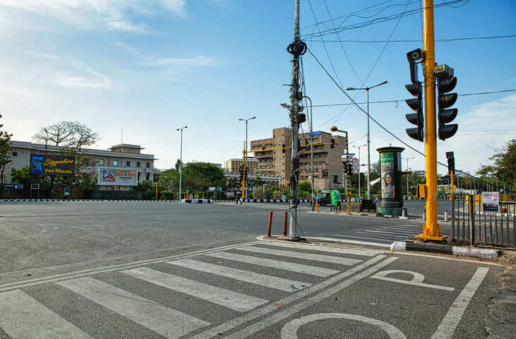 6 साल पहले आज ही लॉकडाउन की शुरुआत, दिल्ली की सुनसान सड़कों का वीडियो देखकर फटी रह जाएंगी आँखें&nbsp;