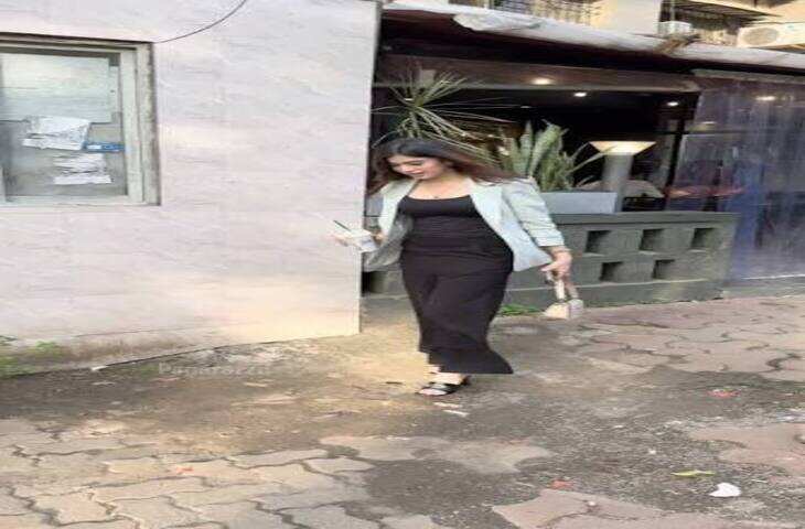 रिवा अरोड़ा का VIDEO वायरल, पपराजी के कमेंट पर भड़के सोशल मीडिया यूजर्स
