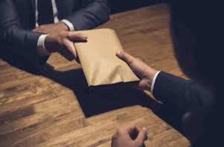 हिमाचल के बद्दी में वन रक्षक 50 हजार रुपये की रिश्वत लेते गिरफ्तार, इस काम के लिए मांगी थी घूस