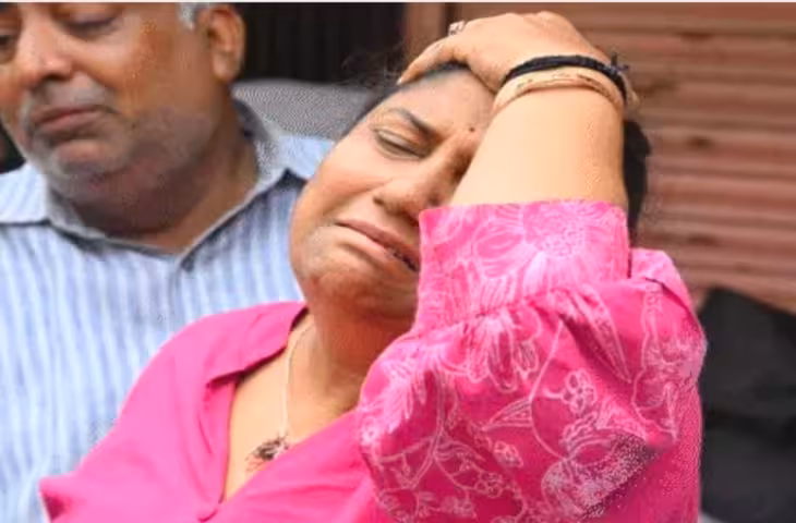 दुकानों में लगी आग ने कमल अग्रवाल की दिवाली की उम्मीदों पर फेरा पानी, लाखों का सामान जलकर खाक