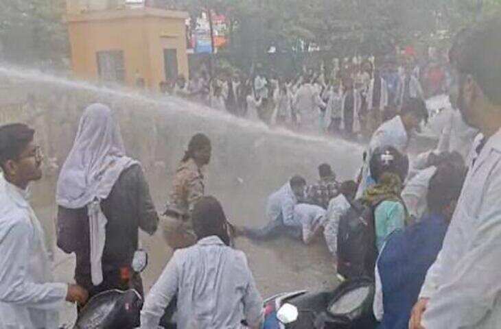 भोपाल में इंटर्न डॉक्टरों का प्रदर्शन, स्टाइपेंड बढ़ाने की मांग को लेकर CM हाउस की ओर मार्च, वीडियो में जाने पुलिस ने चलाया वाटर कैनन