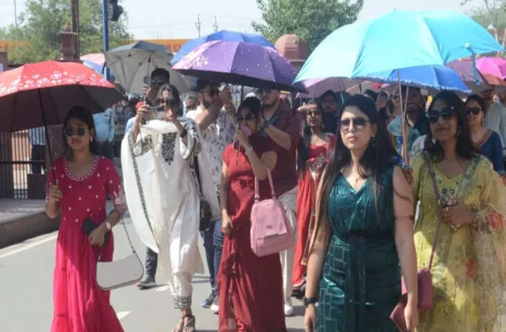 आगरा में मौसम का बदला मिजाज: आंधी-बारिश के बाद तापमान में गिरावट, गर्मी से मिली राहत