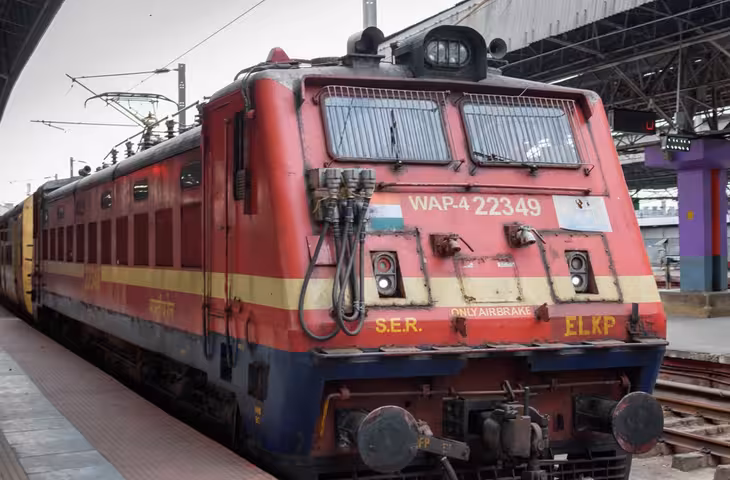 Train Cancelled: अगस्त में 20 से ज्यादा ट्रेनें रद्द, टिकट बुक है तो यात्रा से पहले जरूर चेक करें स्टेटस​​​​​​​