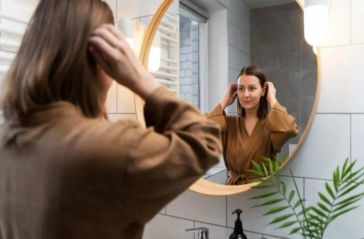 मॉर्निंग वास्तु: सुबह-सुबह आईना देखना क्यों होता है खतरनाक? जानें कौन सी गलतियां बिगाड़ सकती हैं आपका पूरा दिन​​​​​​​