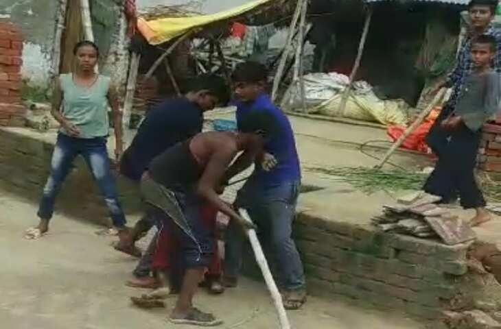दो बहनों से मारपीट का वीडियो वायरल, विरोध करने पर दबंगों ने दौड़ाकर पीटा