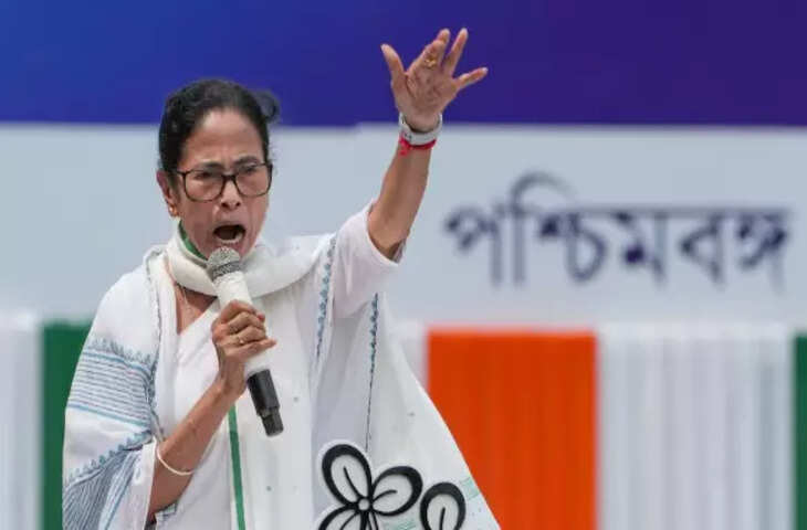 चंडीगढ़ बम धमाके को लेकर ममता बनर्जी ने BJP पर साधा निशाना, कहा - 'अपने दरवाजे पर हो रहे धमाके, देश की सुरक्षा क्या करेंगे'