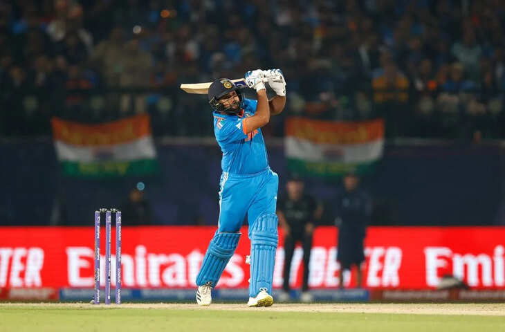 IND VS WI Live Update :&nbsp;10 चौके-3 छक्के ठोक 92 रन पर आउट हुए रोहित, भारत का स्कोर 141/3