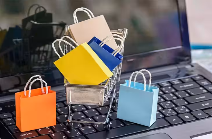 Festive Sale 2026: 80% डिस्काउंट के चक्कर में न गंवाएं पैसे! फोन, टीवी और लैपटॉप खरीदने से पहले जान लें ऑनलाइन शॉपिंग के 10 जरूरी नियम