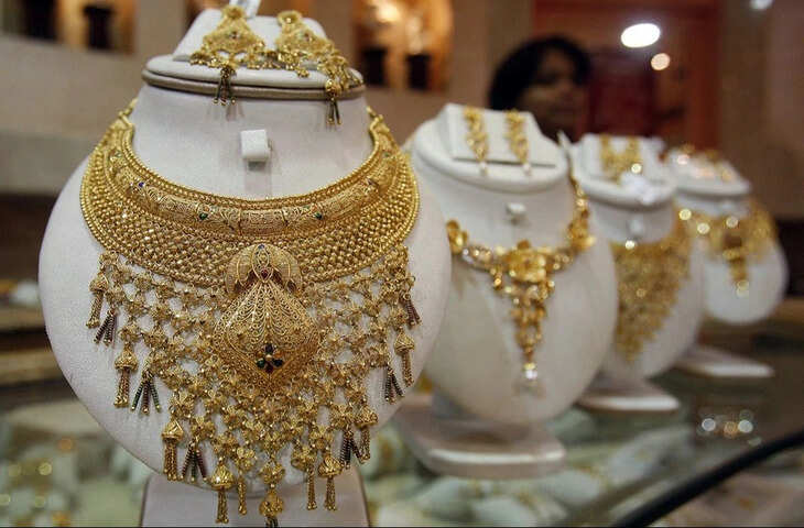 सोना हुआ फिर महंगा! 10 ग्राम पर ₹3,104 की जोरदार बढ़ोतरी, चांदी भी ₹4,504 उछली, जाने अभी के ताजा भाव&nbsp;