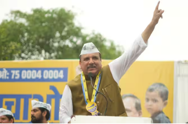 'पाठशाला चाहिए, मधुशाला नहीं...' सरकारी स्कूल बंद करने के खिलाफ लखनऊ की सड़कों पर उतरी AAP, यहां देखे प्रदर्शन का हंगामेदार VIDEO ​​​​​​