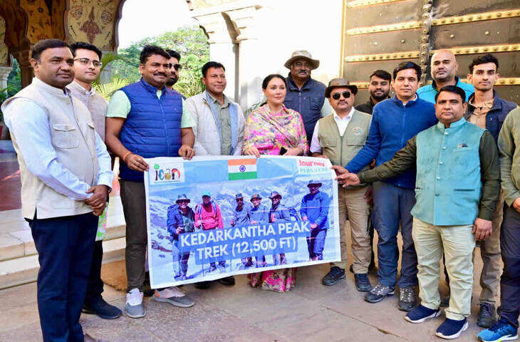 जयपुर से शुरू हुआ गौरवशाली पर्वतारोहण अभियान, वीडियो में जानें केदारकंठा शिखर पर तिरंगा फहराने का संकल्प