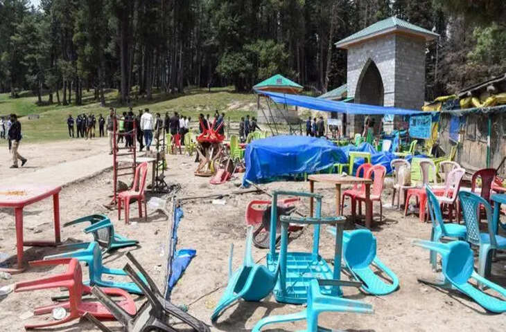 Pahalgam Attack Anniversary : कश्मीर की वादियों में अभी भी डर का साया, जानें क्या टूरिस्ट के लिए सुरक्षित है घाटी