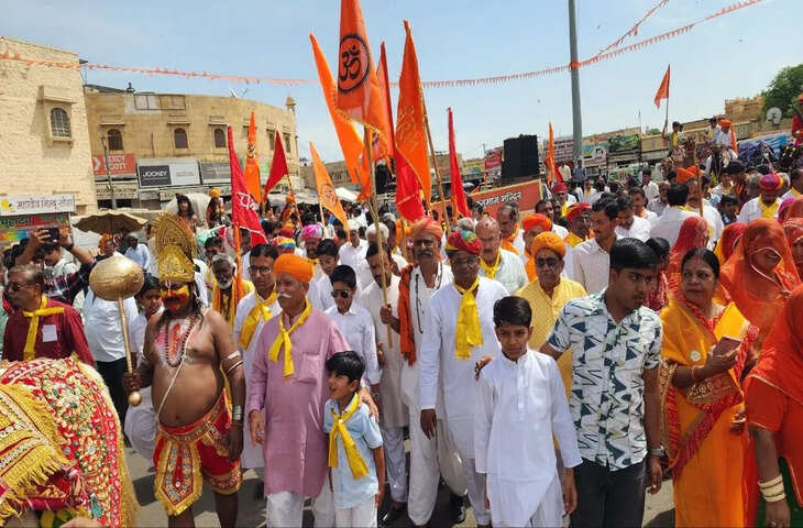 📰 स्वर्णनगरी में हनुमान जन्मोत्सव की धूम, गजटेड हनुमान मंदिर से निकली भव्य शोभायात्रा