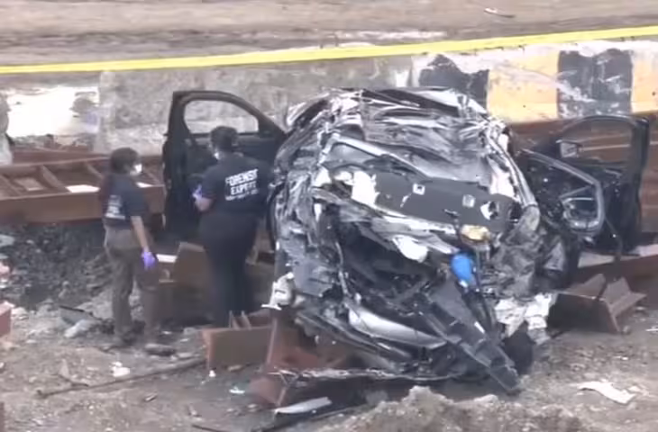 मुंबई में तेज रफ्तार BMW का भीषण एक्सीडेंट, 3 छात्रों की मौत; एक की हालत गंभीर