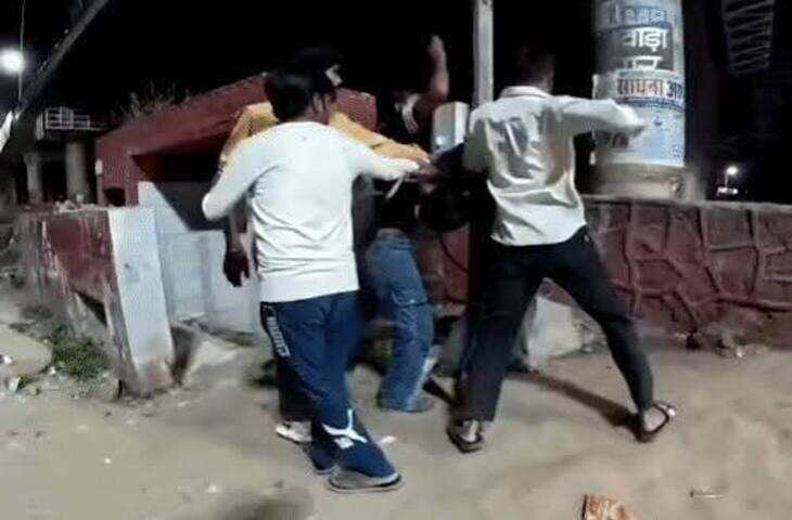 जयपुर में युवक की पिटाई होती रही, फुटेज में देंखे सामने से निकली पुलिस की चेतक; राहगीर बोला- पुलिस अंकल, लड़ाई हो रही है
