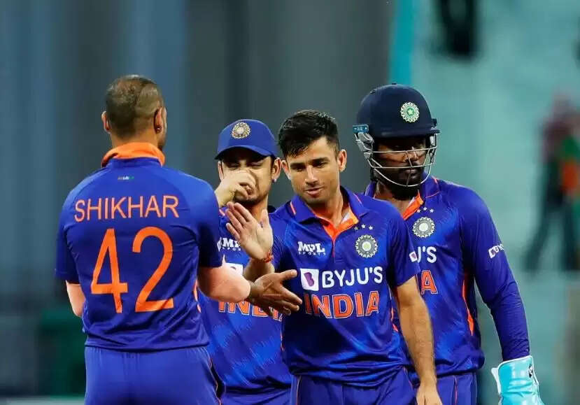 "IND vs SA -1--1-11133311111111" "IND VS SA  3rd ODI ---1233" "IND VS SA  3rd ODI ---1112333888" 