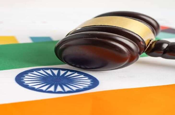 CEC और EC के पात्र CEC और EC के पात्र केंद्र सरकार के सचिव के पद के बराबर पद पर होने के पात्र होंगे और उनमें चुनाव प्रबंधन और संचालन की विशेषज्ञता होगी।