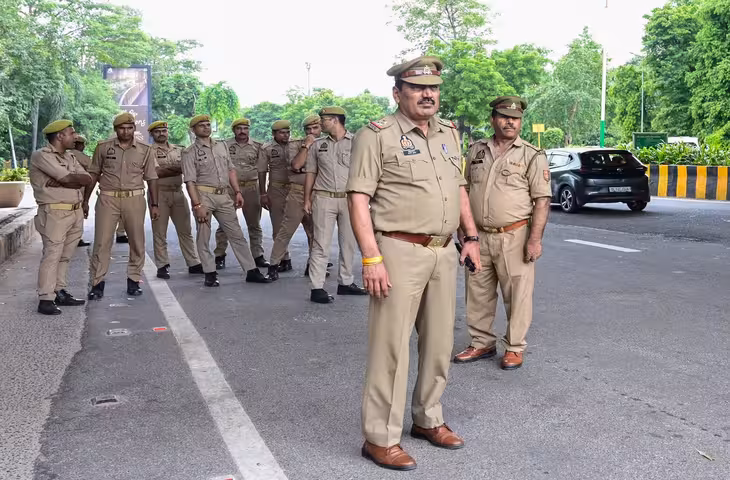 नोएडा में BKP अध्यक्ष सुखबीर खलीफा समेत 240 लोगों पर FIR, पुलिस से मारपीट और रास्ता बंद करने के आरोप
