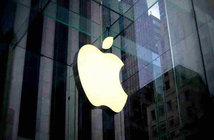AI की रेस में पिछड़ना और महंगे iPhone: Apple के नए बॉस के सामने ये हैं 5 सबसे बड़े कांटे