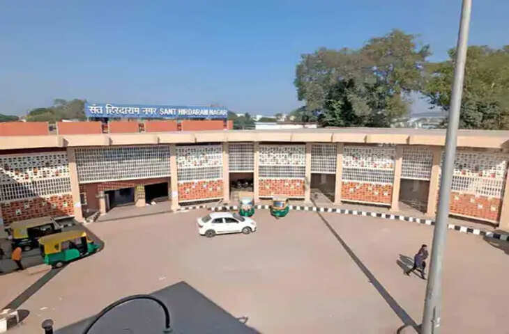 90% काम पूरा, फिर भी नहीं मिली हरी झंडी: अधूरे फुटओवर ब्रिज के कारण संत हिरदाराम नगर स्टेशन का उद्घाटन अटका