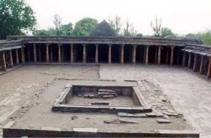 धार भोजशाला विवाद फिर चर्चा में: सुप्रीम कोर्ट की टिप्पणी के बाद नमाज के लिए वैकल्पिक स्थान का मुद्दा उठा