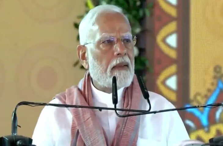 आतंकवाद पर कड़ा संदेश देने के लिए पीएम मोदी ने हिंदी से अंग्रेजी में बात की