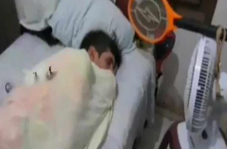 मच्छरों से बचने के लिए युवक ने अपनाया ऐसा जुगाड़, देखकर रह जाएंगे हैरान