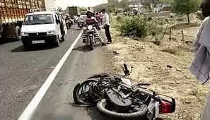 Jamshedpur जिले में बाइक के बीच टक्कर में दो लोग गंभीर घायल
