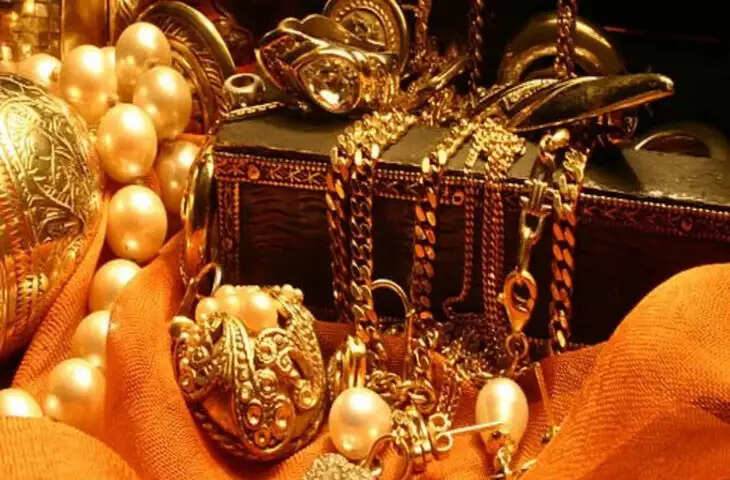 ननद की शादी के लिए घर में रखी थी 50 लाख रुपए की ज्वैलरी, भाभी ने चोरी करके अपने मायके भेजी, ऐसे खुली पोल