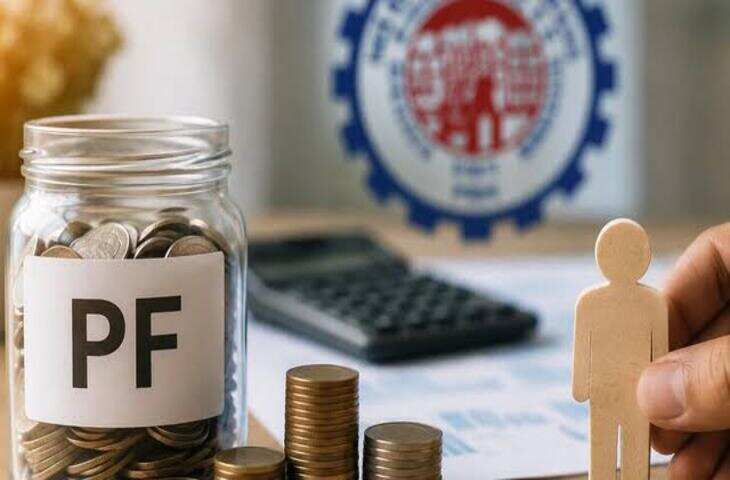 PF खाताधारकों के लिए बड़ी खुशखबरी! EPFO ने 34 करोड़ खातों में ट्रांसफर किया ब्याज, मोबाइल से ऐसे करें बैलेंस चेक