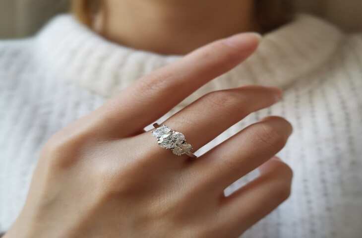 gemstine benefits of wearing moissanite stone 
