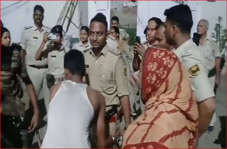 Mokama Police Viral Video: अपराधियों के घर छापा मारने गई पुलिस की हुई &lsquo;तलाशी&rsquo;, VIDEO वायरल होते ही मचा बवाल