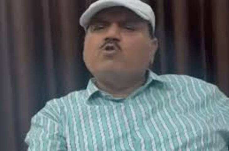 राजस्थान क्रिकेट एसोसिएशन (RCA) और नागौर जिला क्रिकेट एसोसिएशन के बीच विवाद एक बार फिर गहरा गया है। RCA द्वारा नागौर जिला क्रिकेट एसोसिएशन के निष्कासन के बाद अब यह मामला सियासी और खेल प्रशासनिक स्तर पर चर्चा का विषय बन गया है।  नागौर जिला क्रिकेट संघ के अध्यक्ष राजेंद्र सिंह नांदू ने RCA की एडहॉक कमेटी पर गंभीर आरोप लगाए हैं। उन्होंने कहा कि कमेटी में कुछ ऐसे लोग शामिल हैं जिनकी नियुक्ति &ldquo;अनुकंपा&rdquo; के आधार पर हुई है और वे क्रिकेट प्रशासन को ठीक तरह से संचालित नहीं कर पा रहे हैं।  राजेंद्र सिंह नांदू ने यह भी आरोप लगाया कि कमेटी के एक सदस्य का व्यवहार और कार्यशैली संगठन के स्तर के अनुरूप नहीं है, जिससे प्रशासनिक फैसलों पर सवाल खड़े हो रहे हैं। उनके इन बयानों के बाद RCA के भीतर असंतोष और बढ़ गया है।  विवाद के बाद दोनों पक्षों के बीच आरोप-प्रत्यारोप का दौर तेज हो गया है। नागौर जिला क्रिकेट संघ का कहना है कि निष्कासन का फैसला एकतरफा और अनुचित है, जबकि RCA की ओर से इसे नियमों के तहत लिया गया प्रशासनिक निर्णय बताया जा रहा है।  इस पूरे मामले ने राजस्थान के क्रिकेट प्रशासन में पारदर्शिता और कार्यप्रणाली को लेकर नई बहस छेड़ दी है। खेल से जुड़े जानकारों का मानना है कि इस तरह के विवादों का असर जमीनी स्तर पर क्रिकेट विकास और खिलाड़ियों पर भी पड़ सकता है।  फिलहाल मामला तूल पकड़ता जा रहा है और दोनों पक्ष अपने-अपने रुख पर कायम हैं। अब सभी की नजर इस बात पर है कि RCA इस विवाद को कैसे सुलझाता है और क्या आगे कोई मध्यस्थता या जांच प्रक्रिया अपनाई जाती है।
