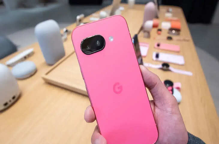 Google Smartphone Price Drop: 50,000 रुपये वाला फोन अब कम कीमत में, जानें कहां मिल रही है डील​​​​​​​