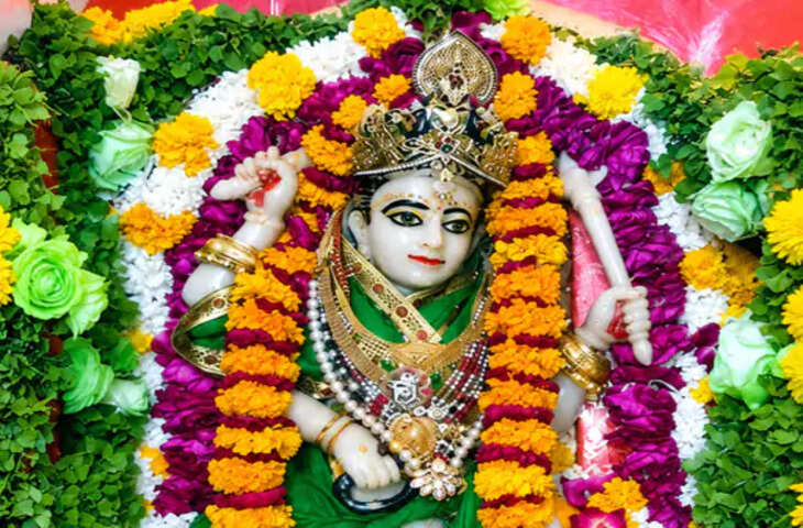 मां पीतांबरा को क्यों कहा जाता है राजसत्ता की देवी? इंदिरा गांधी और अटल बिहारी वाजपेयी भी करते थे दर्शन, 1962 के युद्ध से जुड़ी है खास मान्यता