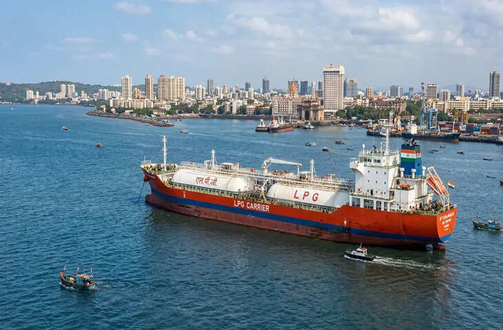 ऊर्जा संकट के बीच राहत: 42,000 टन LPG के साथ &lsquo;जग वसंत&rsquo; वेसल गुजरात पहुंचा, मजबूत होगी सप्लाई&nbsp;