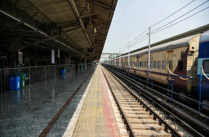 इस रेलवे स्टेशन पर रविवार को नहीं सुनाई देती ट्रेनों के हॉर्न की आवाज&hellip; आखिर क्यों?