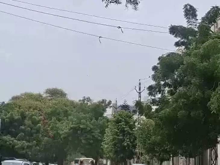 उदयपुर में मौसम हुआ सुहावना, बादलों की आवाजाही के बीच मौसम विभाग ने जारी किया यलो अलर्ट