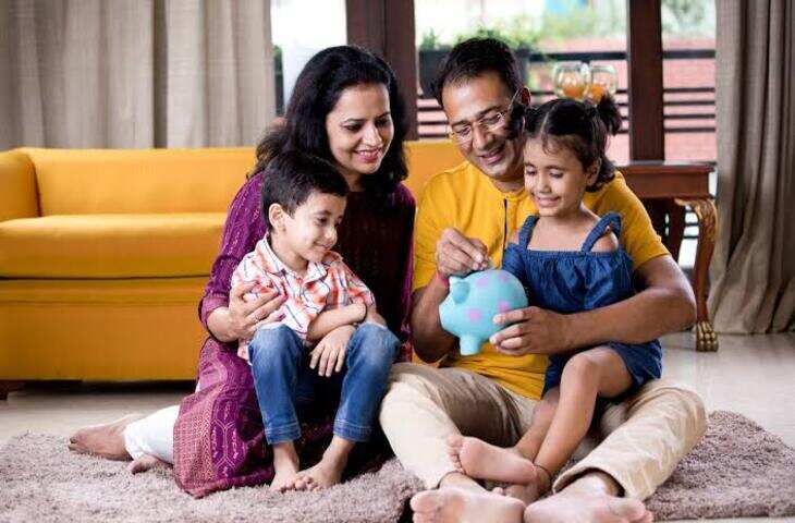 SSY या FD? बेटी के भविष्य के लिए कौन सा निवेश है सबसे फायदेमंद, जानें कहां मिलेगा ज्यादा रिटर्न