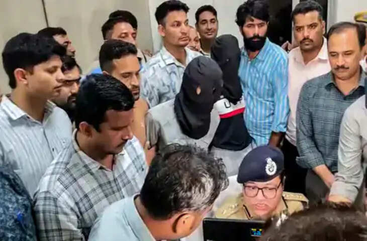 Tiger Shroff Firing Case: पहले अमिताभ-सलमान समेत 4 स्टार थे निशाने पर, हथियार सप्लाई करने के आरोप में 2 महिलाएं गिरफ्तार
