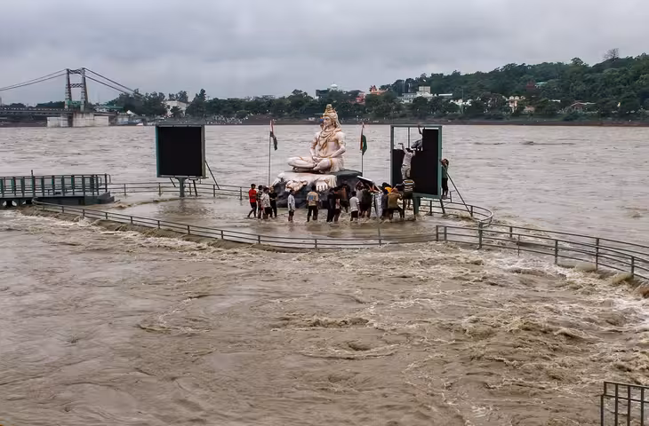 उत्तराखंड में 25 अगस्त तक बारिश से राहत के आसार कम, 6 जिलों में भारी बारिश का अलर्ट; अब तक 289 मौतें