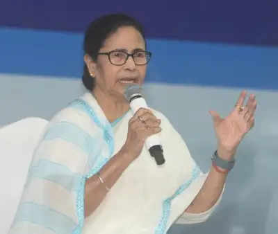 CM Mamta ने कहा, कानूनी लड़ाई में खत्म हो रहा बंगाल का खजाना !