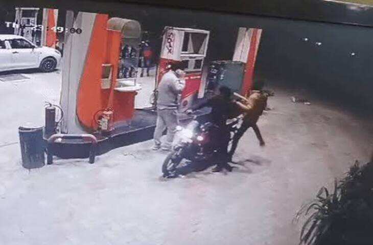 भरतपुर के सीकरी में दर्दनाक हादसा: तेज रफ्तार कार ने सो रहे मां-बेटे को कुचला, फुटेज में देंखे महिला की मौत