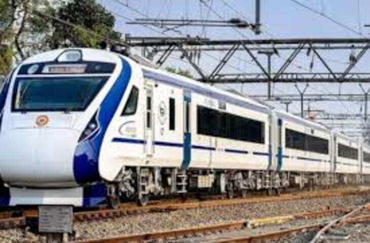 राजस्थान के बीकानेर और जोधपुर की जनता को सितंबर में 2 वंदे भारत ट्रेन का तोहफा मिलेगा इन दोनों वंदे भारत ट्रेन की खासियत होगी कि ये ट्रेनें एक ही दिन में आने-जाने का सफर पूरा करेंगी। पूरी उम्मीद है कि बीकानेर-दिल्ली वंदे भारत ट्रेन और जोधपुर-दिल्ली वंदे भारत ट्रेन का परिचालन सितंबर के मध्य तक शुरू हो जाएगा।