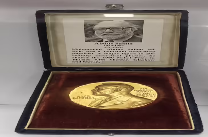 अलीगढ़ मुस्लिम यूनिवर्सिटी में संजोई गई प्रो. अब्दुस सलाम की यादें, नोबेल पुरस्कार की कहानी